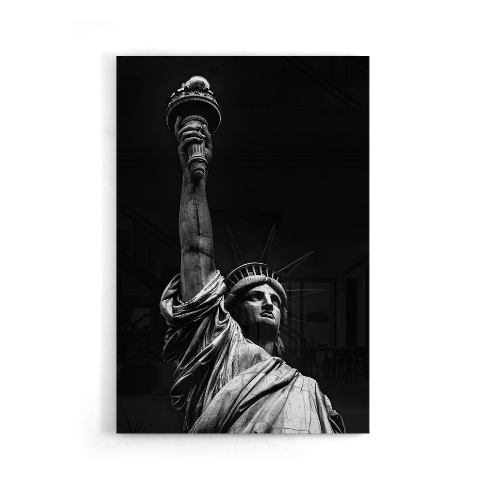 Fotografie in zwart wit van het vrijheidsbeeld in New York als glasschilderij op groot formaat