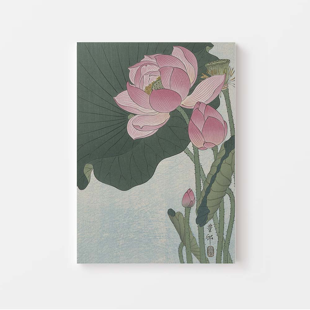 Ohara Koson een Japanse Kunstenaar, op canvas in baklijst print 'Lotus Flower'. Een roze lotus bloem op groene achtergrond. Grote luxe schilderijen op XLKunst