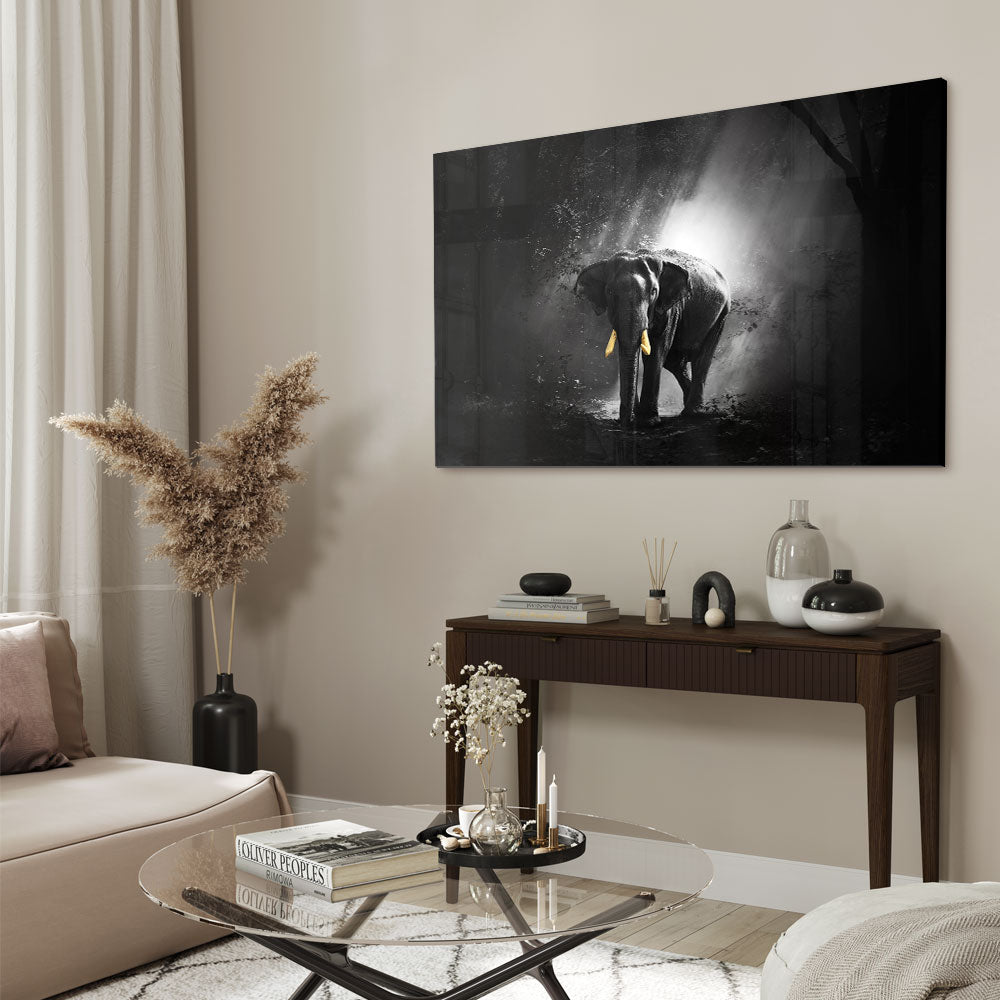 Fotografie van gouden olifant in Zwart-wit als luxe glasschilderij op groot formaat
